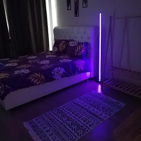Kadikoeyde Merkezde Ev Стамбул