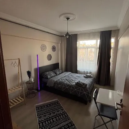 Kadikoeyde Merkezde Ev Стамбул